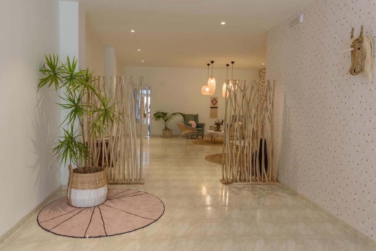 Hostal Beni بينيكاسّين المظهر الخارجي الصورة