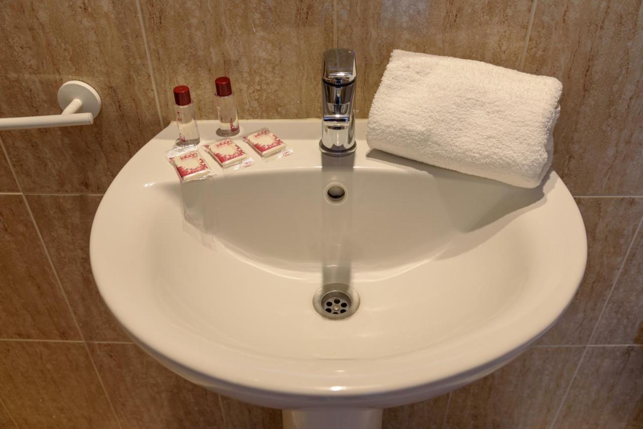 Hostal Beni بينيكاسّين المظهر الخارجي الصورة